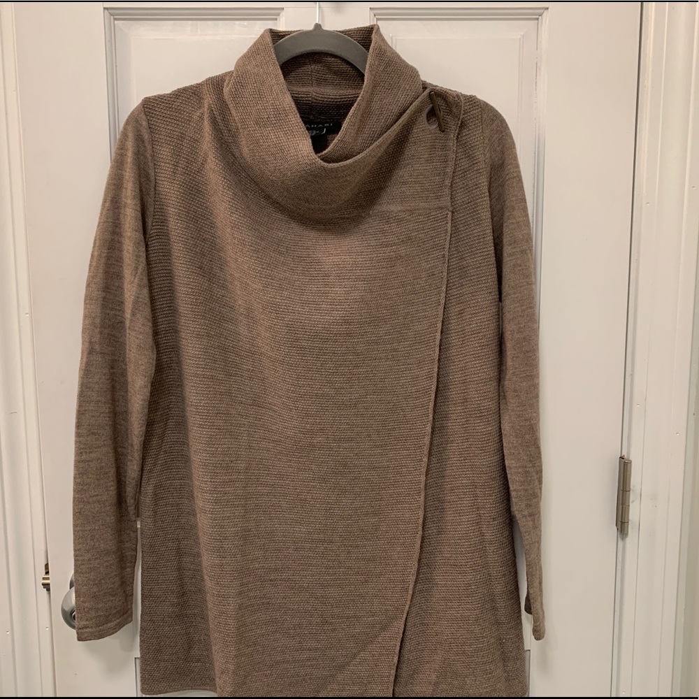 Tahari lightweight sweater